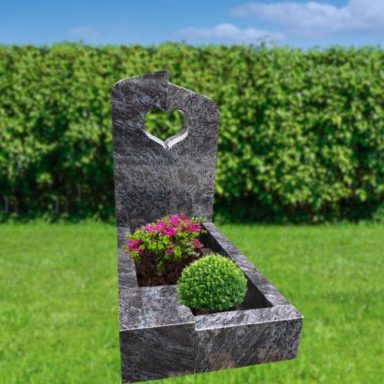 Urnengrabstein mit Herzausschnitt